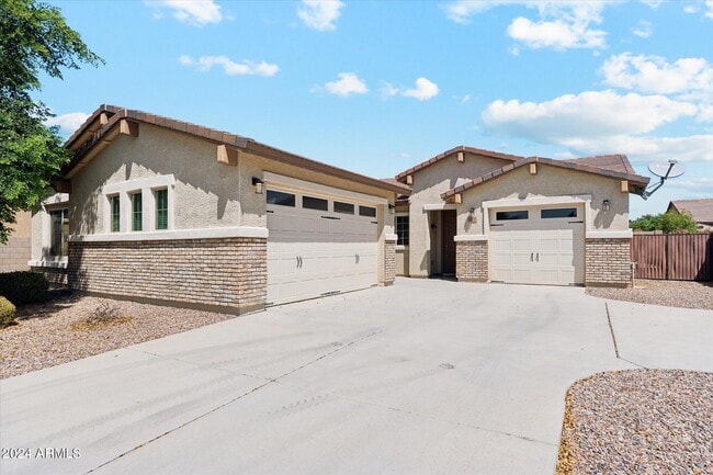 property at 10630 W Pinchot Ave