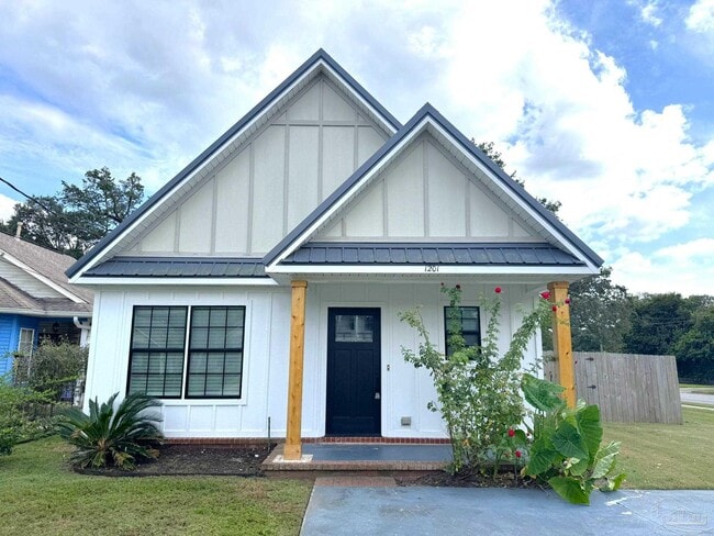 property at 1201 E Hernandez St