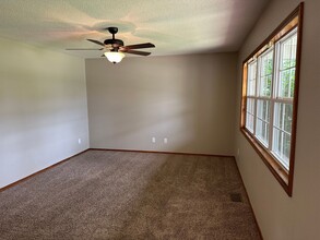 24625 Spencer Rd in Waynesville, MO - Building Photo - Building Photo