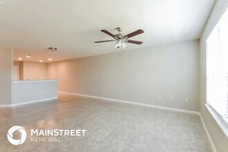 7050 Hallie Ridge in San Antonio, TX - Foto de edificio - Building Photo