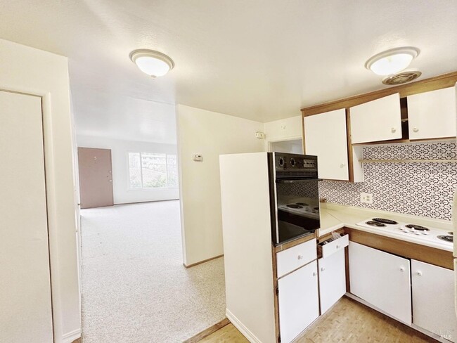 100 Reed Blvd, Unit 5 in Mill Valley, CA - Building Photo - Building Photo