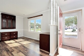 2 Charles Parish Dr in Poquoson, VA - Building Photo - Building Photo