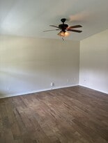 6099 E Pike St in Bay St. Louis, MS - Building Photo