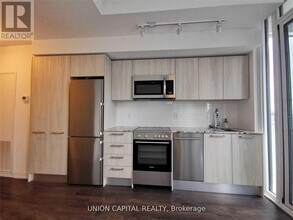 28-3128 Wellesley St E in Toronto, ON - Building Photo - Building Photo
