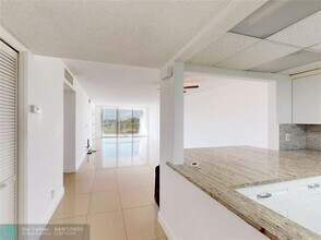 3080 N Course Dr in Pompano Beach, FL - Building Photo - Building Photo