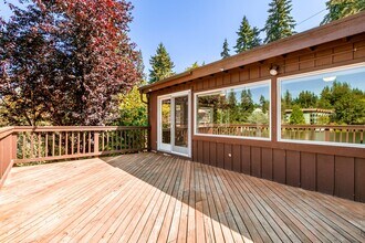 19279 Stone Ave N in Shoreline, WA - Building Photo - Building Photo