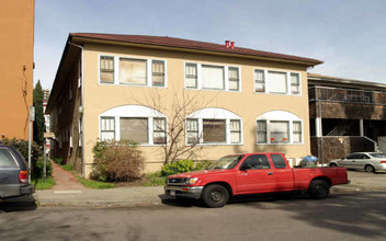 1227 3rd Ave in Oakland, CA - Building Photo - Building Photo