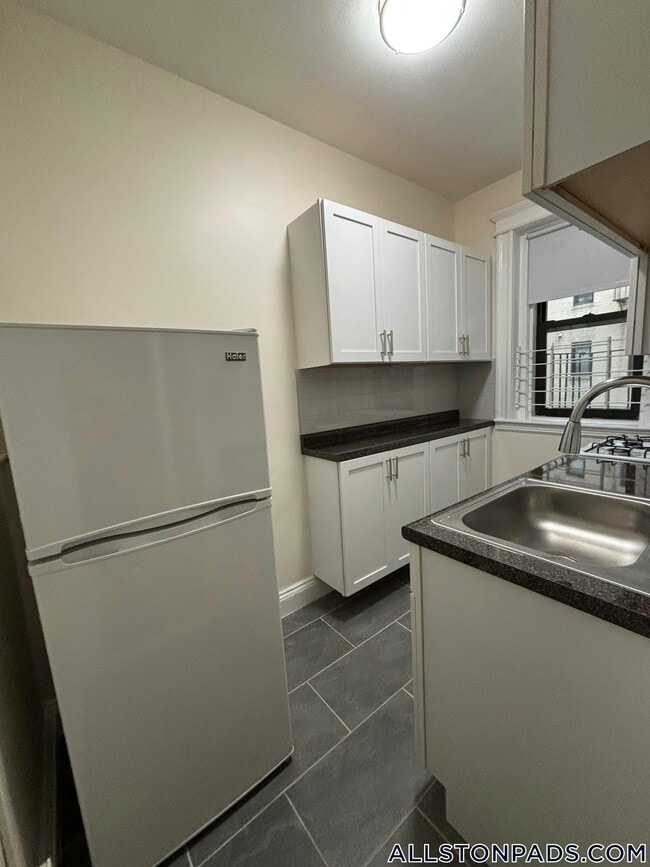 1144 Commonwealth Ave in Boston, MA - Building Photo - Building Photo