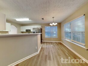 266 Summer Hill Cir in Stockbridge, GA - Foto de edificio - Building Photo