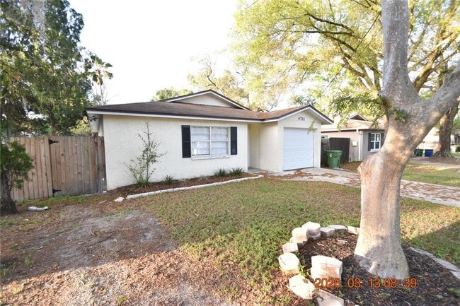 4711 E Serena Dr in Tampa, FL - Building Photo - Building Photo
