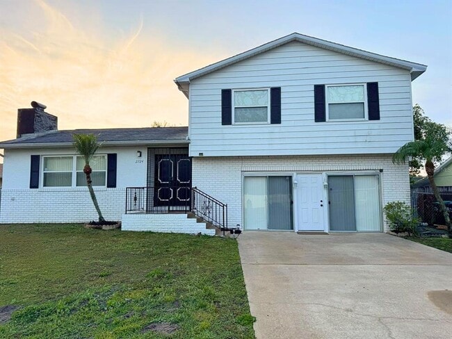 property at 2724 Pine Branch Dr