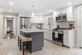 123 Pond St in Georgetown, MA - Building Photo - Building Photo