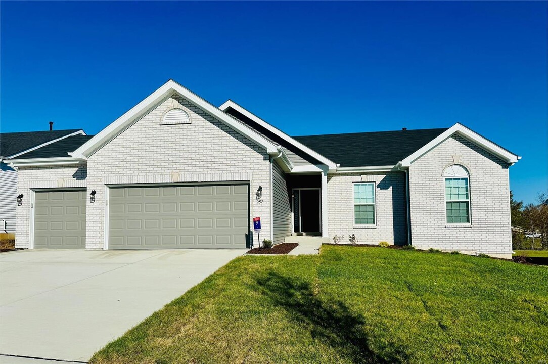 297 Osprey Ct in Lake St. Louis, MO - Building Photo