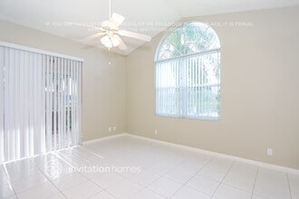 7775 Springfield Lake Dr in Greenacres, FL - Foto de edificio - Building Photo