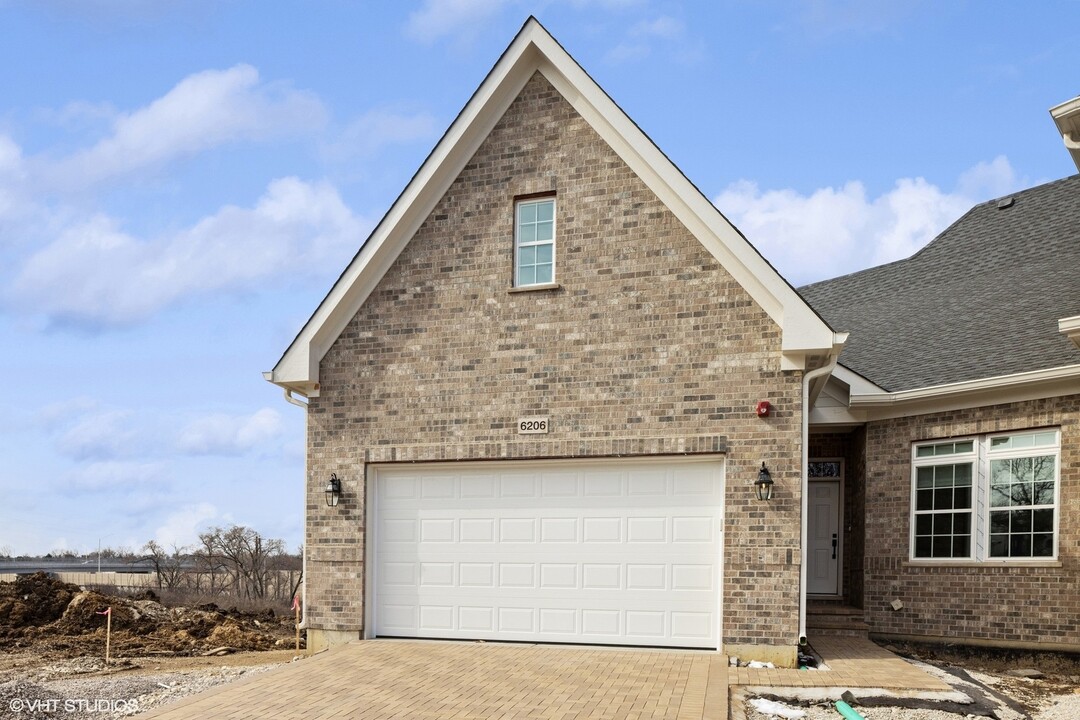6206 Flagg Creek Ln in Western Springs, IL - Building Photo