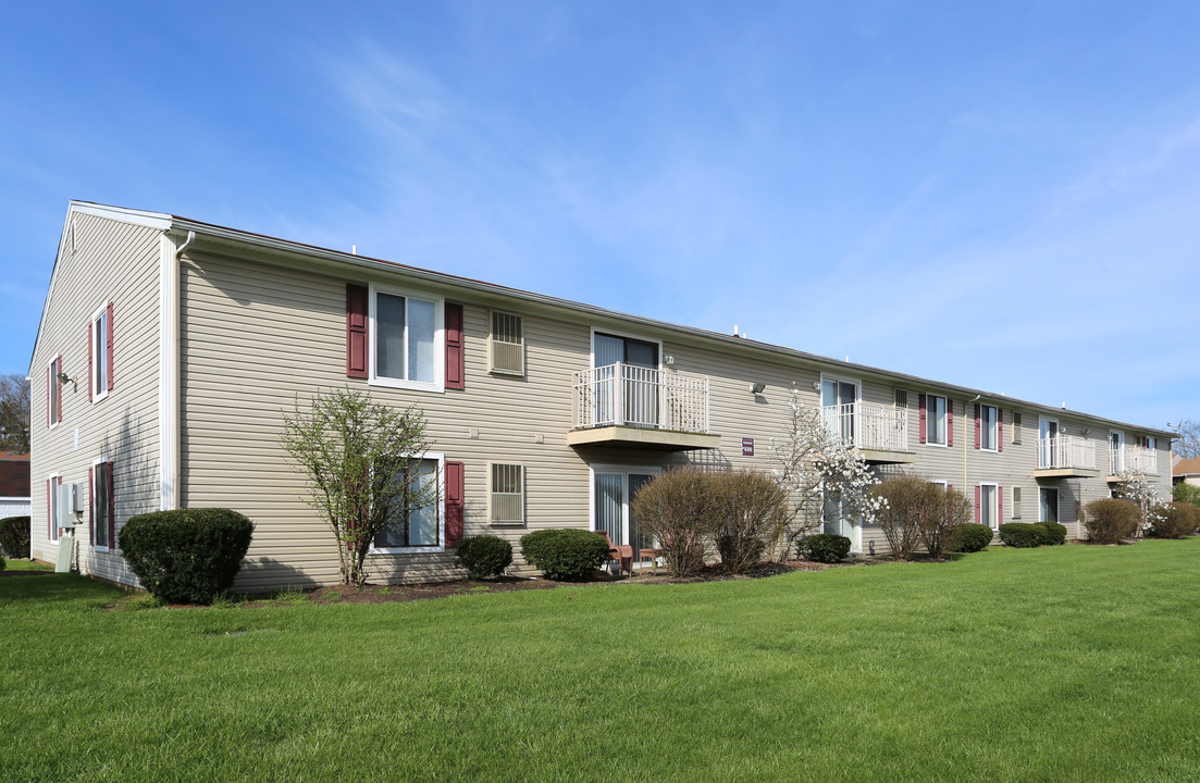 Four Seasons Apartments in Mason, OH - Building Photo