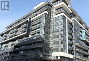 395 Dundas St W in Oakville, ON - Building Photo