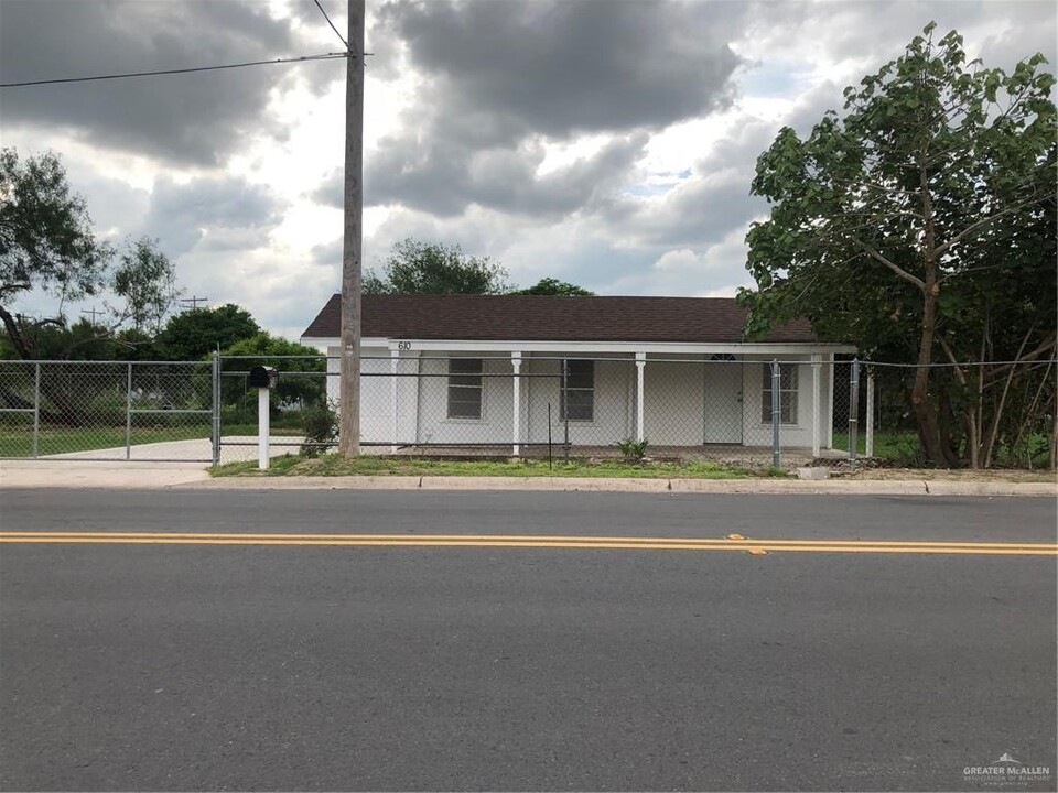 610 E Park Ave in Pharr, TX - Foto de edificio