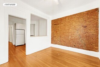 192 Bleecker St in New York, NY - Building Photo - Building Photo