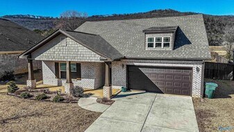 7492 Chaco Street SE in Owens Cross Roads, AL - Building Photo