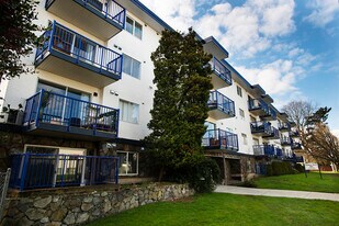 Lindsay Place in Esquimalt, BC - Building Photo