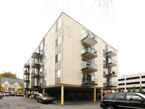 Bradford House in Ann Arbor, MI - Foto de edificio - Building Photo