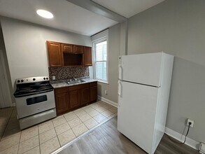 5425 Sansom St in Philadelphia, PA - Building Photo - Building Photo