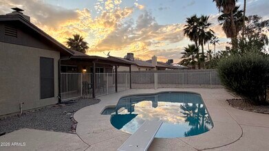 4844 E Sunrise Dr in Phoenix, AZ - Building Photo - Building Photo