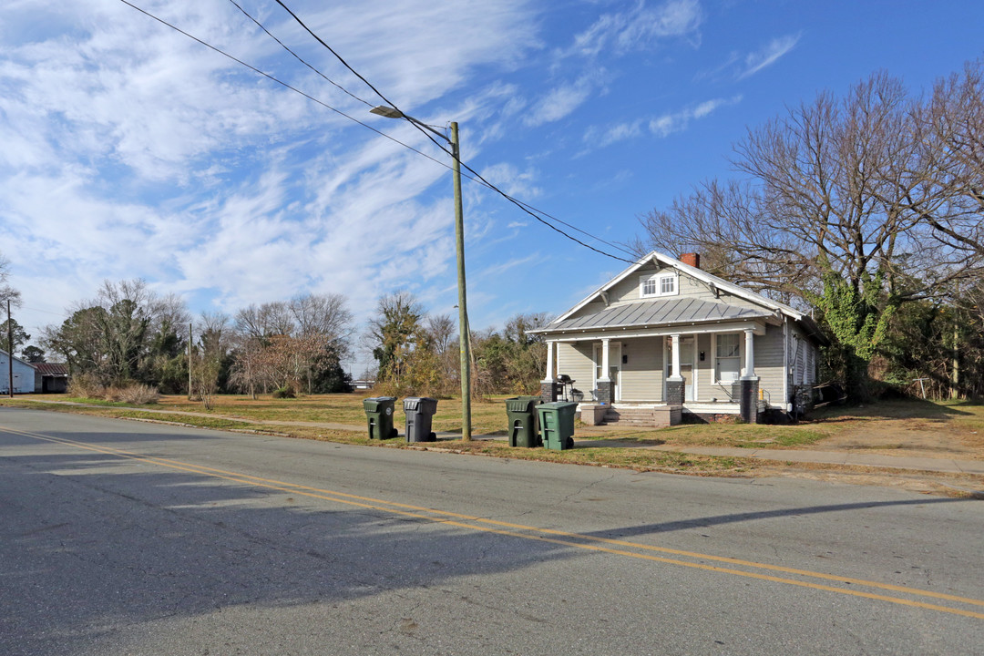 6 property bundle in Goldsboro, NC - Foto de edificio