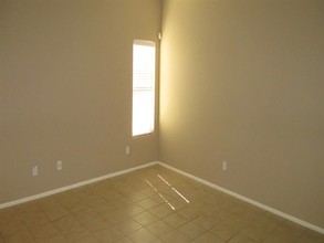 2567 W Amber Sun Dr in Phoenix, AZ - Foto de edificio - Building Photo