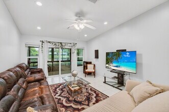 18541 Cherborg Dr in Boca Raton, FL - Building Photo - Building Photo