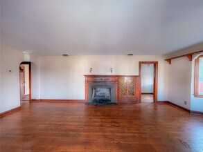 109 L St in Elmont, NY - Building Photo - Building Photo