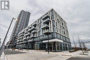 10 Lagerfeld Dr in Brampton, ON - Building Photo