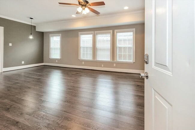 property at 4114 Lamar St