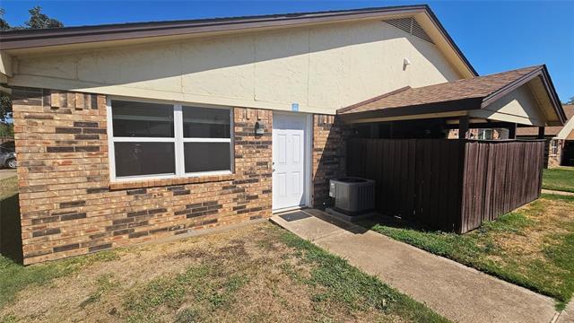 property at 212 S Shady Shores Dr