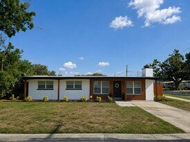 4301 W Wisconsin Ave in Tampa, FL - Building Photo