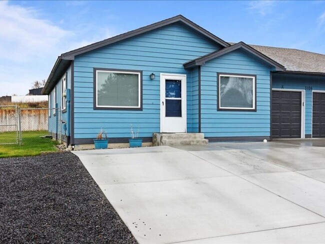 property at 3106 S Elm Ct