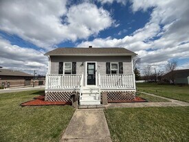 101 S La Fox St in South Elgin, IL - Building Photo