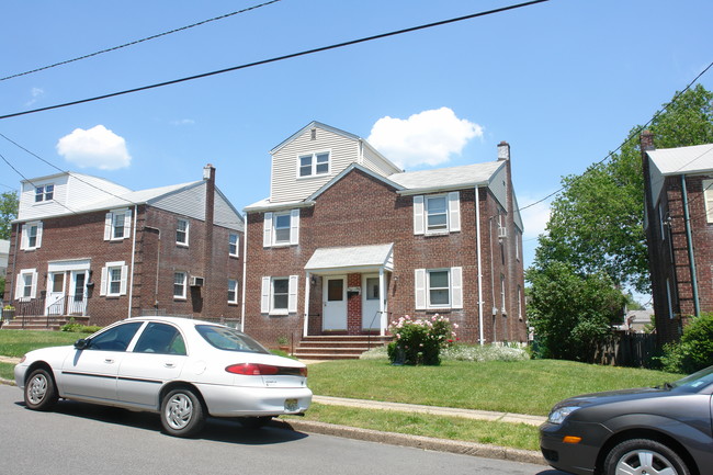 338-340 Meredith St in Perth Amboy, NJ - Building Photo - Building Photo