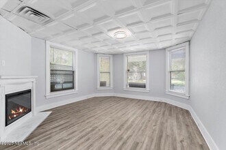 2150 Park St in Jacksonville, FL - Building Photo - Building Photo
