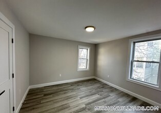 55 Burrell St in Boston, MA - Building Photo - Building Photo