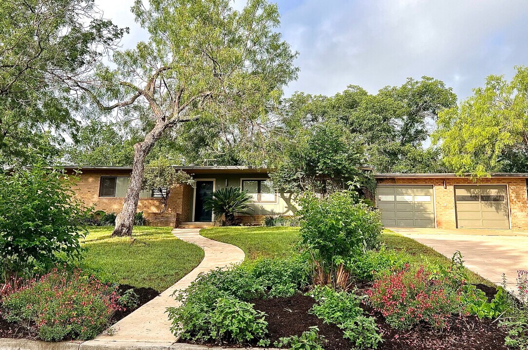 118 Shannon Lee St in San Antonio, TX - Building Photo