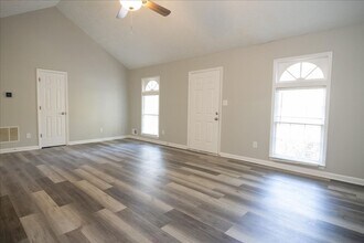 2557 Ashley Cir in Jonesboro, GA - Building Photo - Building Photo