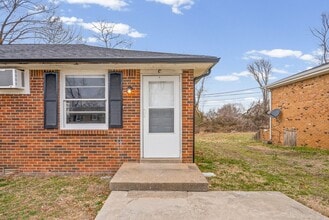 111 Tandy Dr in Clarksville, TN - Building Photo - Building Photo