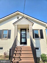 124 Elm St in Stowe, PA - Building Photo - Building Photo