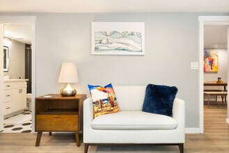 4042 1st Ave NE in Seattle, WA - Foto de edificio - Building Photo