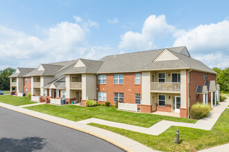 Fox Ridge/ Fox Ridge at Lakeside Apartments in Limerick, PA - Building Photo - Building Photo