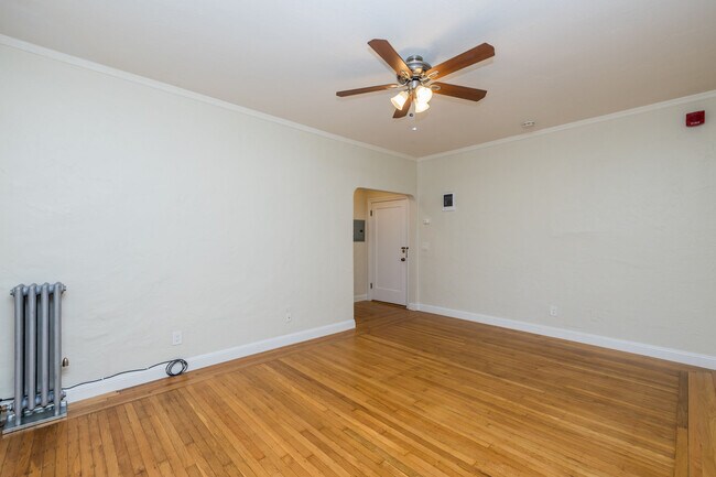 421 Van Dyke in Oakland, CA - Building Photo - Building Photo