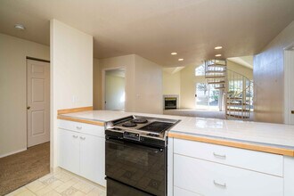 2431 NW Logan St in Camas, WA - Building Photo - Building Photo