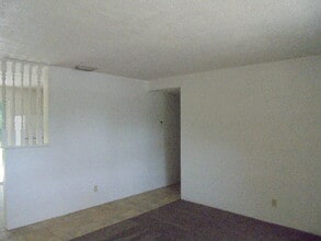 1435 Atlanta Dr in Daytona Beach, FL - Building Photo - Building Photo